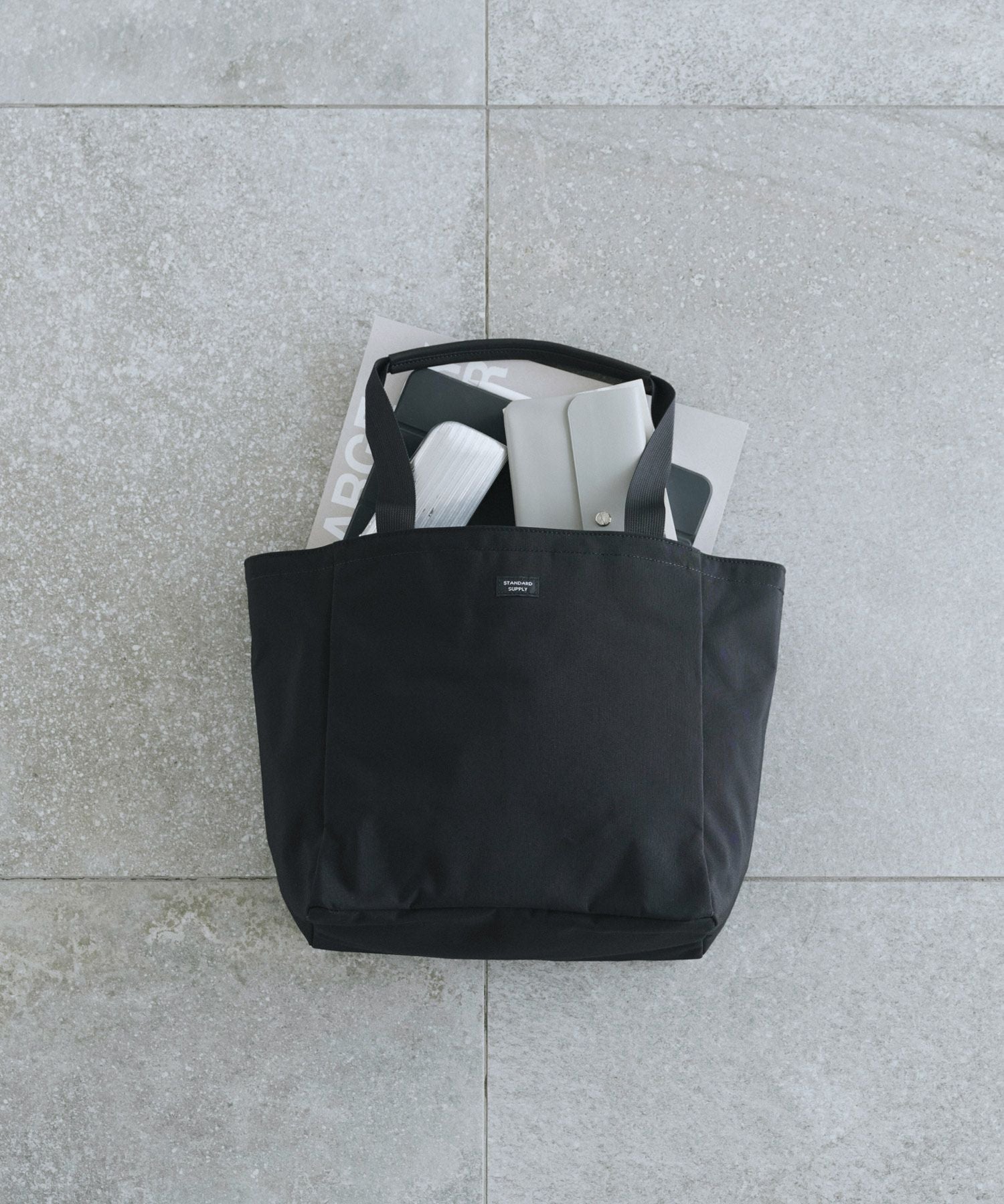 【すぎちゃんです】SIMPLICITY B TOTE M　ブラック SIMPLICITY B TOTE M ビートートM | evergreen works online store