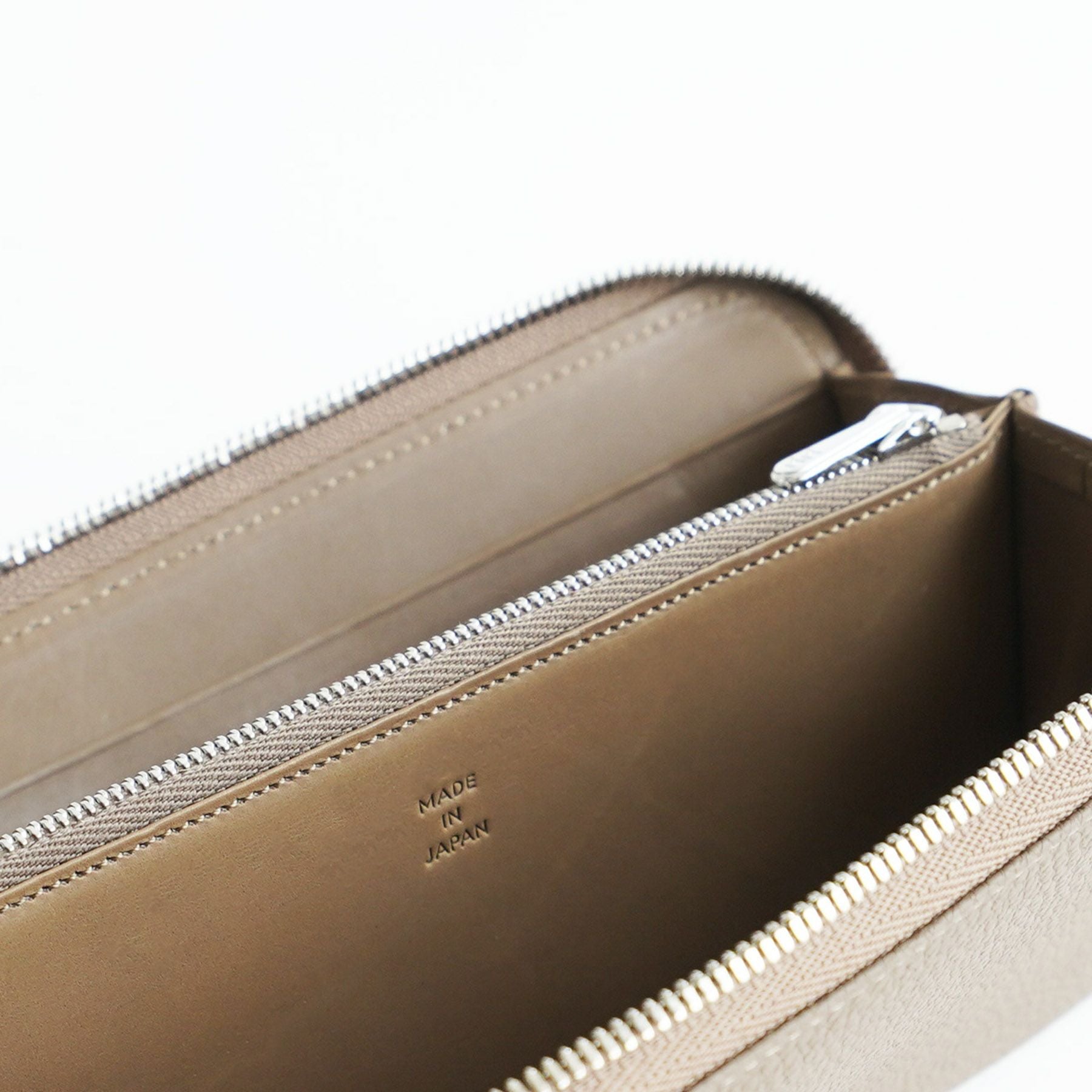GRACE ROUND ZIP LONG WALLET ラウンドジップロングウォレット