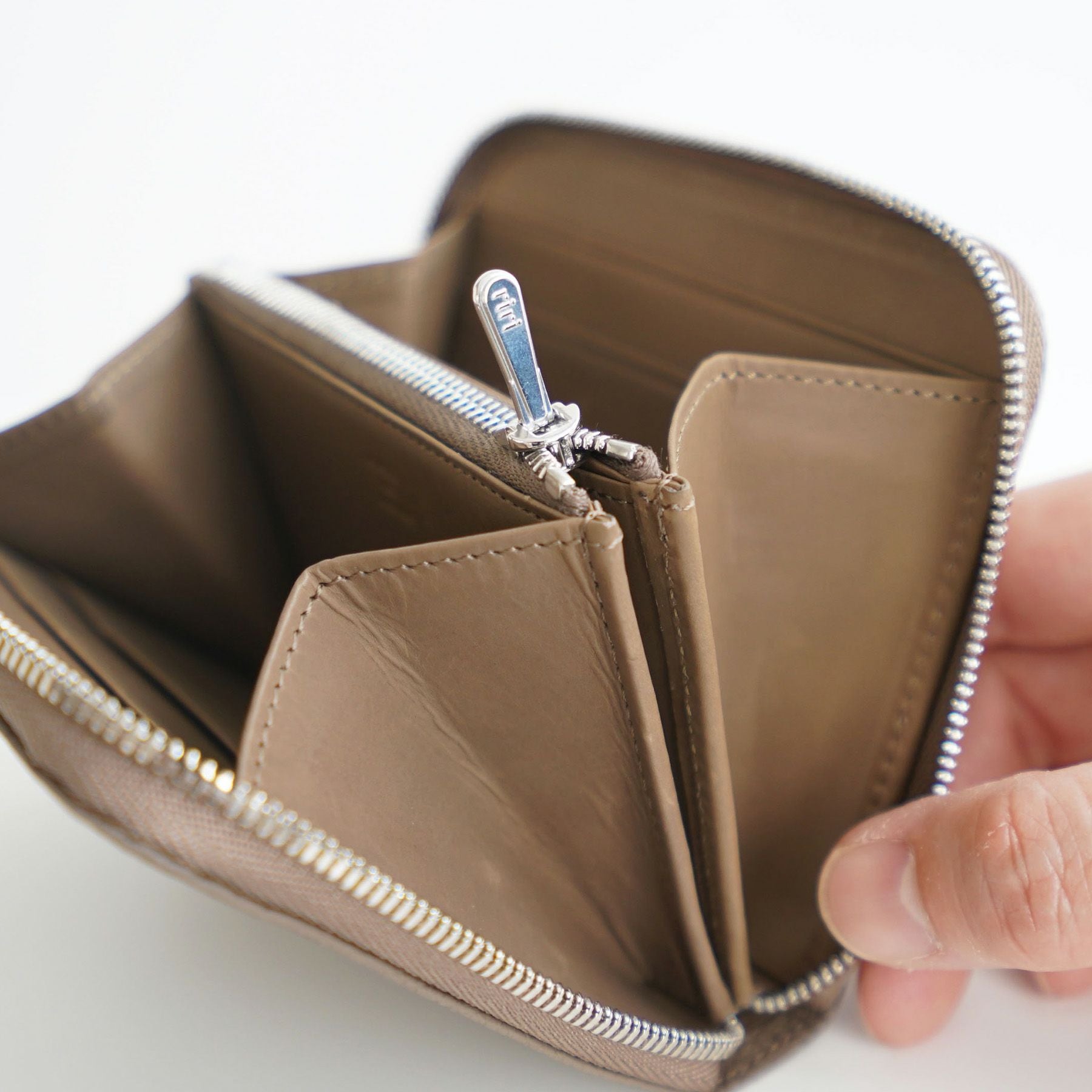 GRACE ROUND ZIP COMPACT WALLET ラウンドジップコンパクトウォレット