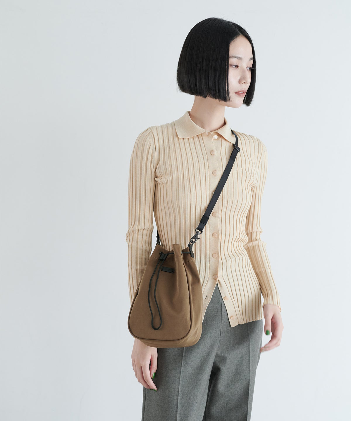 現在こちらのカラー（SEPIA）の展開はございません。モデル身長：173cm