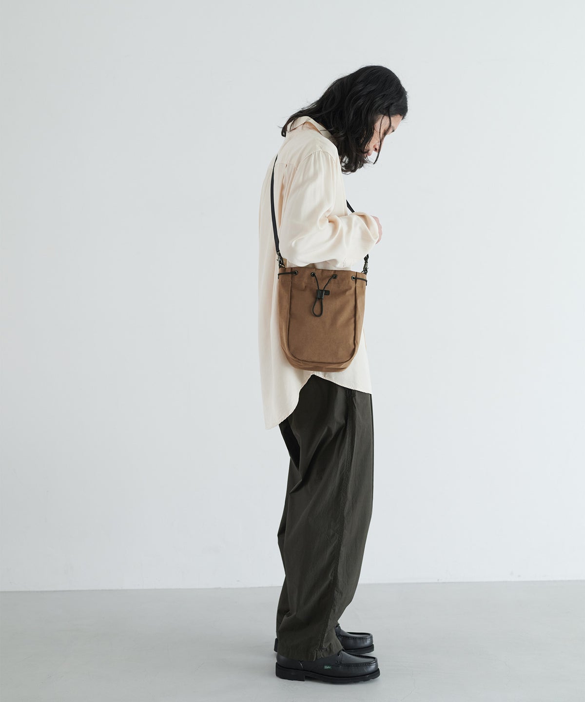 現在こちらのカラー（SEPIA）の展開はございません。モデル身長：181cm