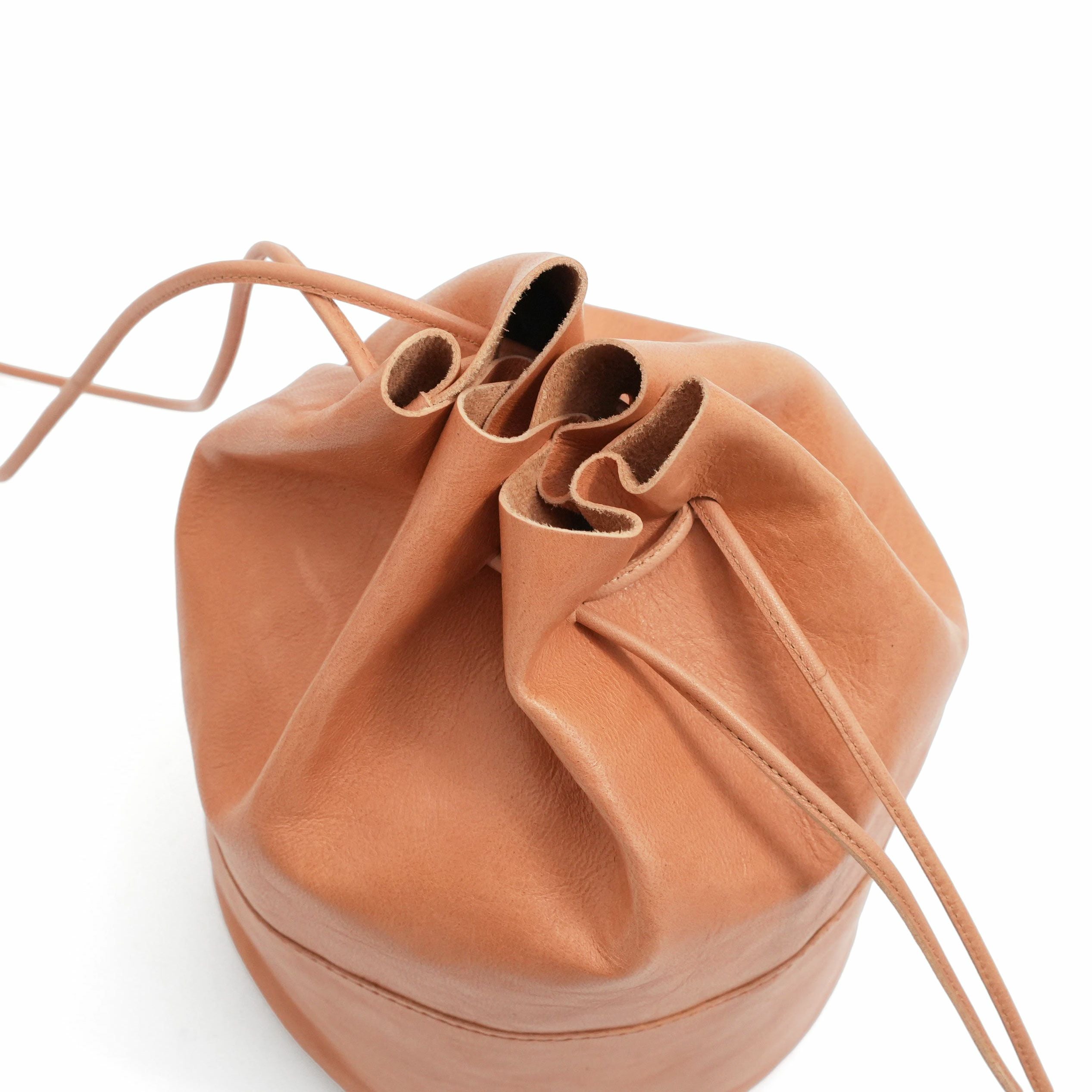 HORSE LEATHER DRAWSTRINGS POUCH M ドローストリングスポーチM