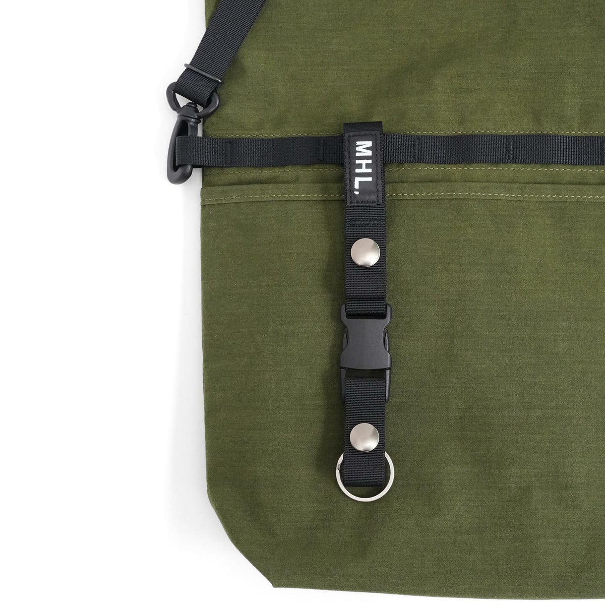 別売りのKEY STRAPを付けることができます